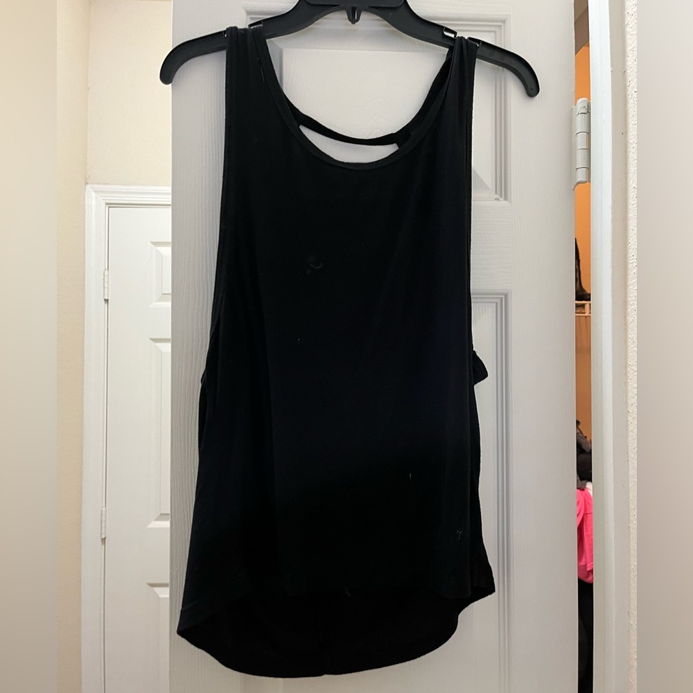 Black workout top